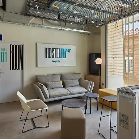 Hostelfly Madrid Airport-2